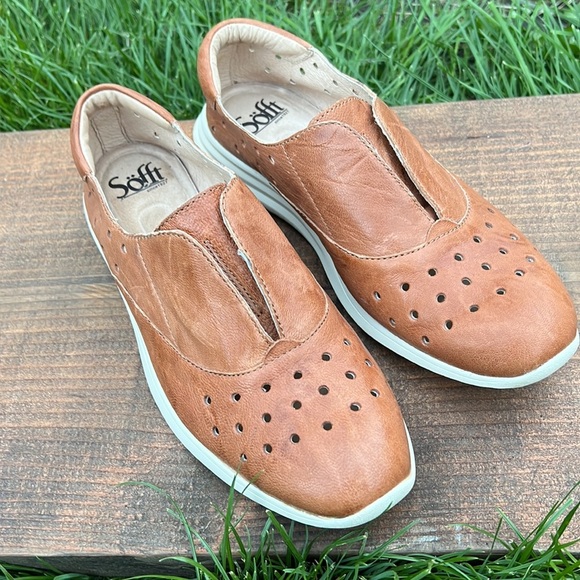 SOFFT BRAND LEATHER SLIP ON SHOES LIGHT BROWN/TAN SIZE 7.5 - Picture 1 of 17